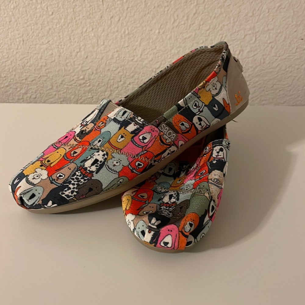 Sketchers Bobs for Dogs, Women’s size 7.
